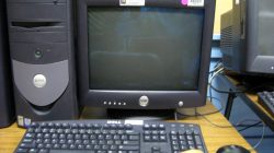 File:Dell Desktop Computer in school classroom.jpg - Wikimedia Commons