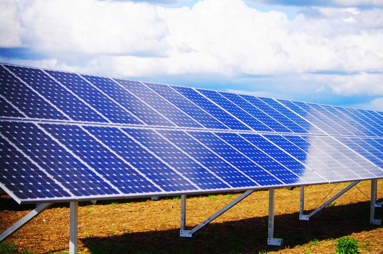 Solar city, energy facts, photovoltaic systems and water heater Solar city, energy facts, photovoltaic systems and water heater