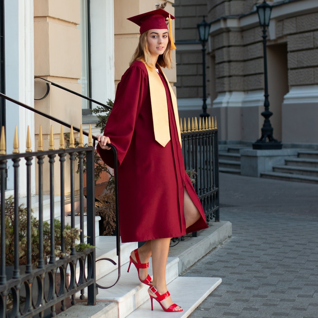 Graduation Gown, Everything Else on Carousell Graduation Gown, Everything Else on Carousell